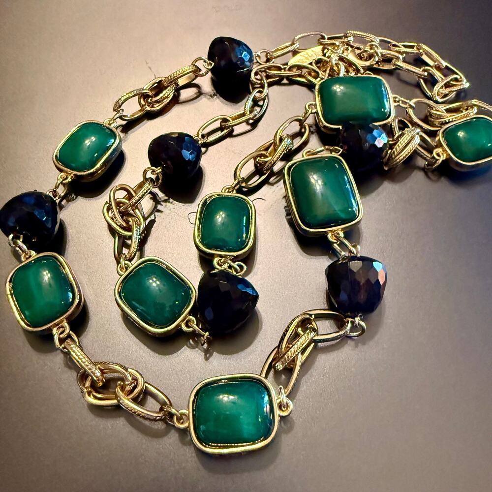 NY Green Resin Cabochon Black Beads Gold Tone Link Necklace